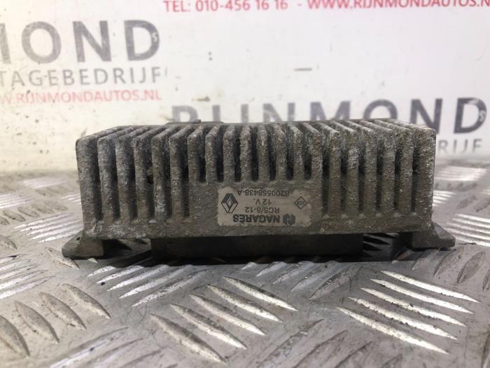 Cooling fin relay from a Renault Kangoo Express (FW) 1.5 dCi 75 2011