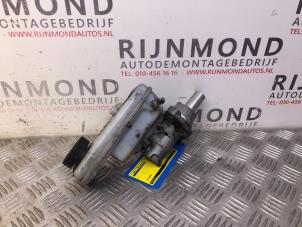 Używane Glówny cylinder hamulcowy Renault Kangoo Express (FW) 1.5 dCi 75 Cena na żądanie oferowane przez Autodemontage Rijnmond BV