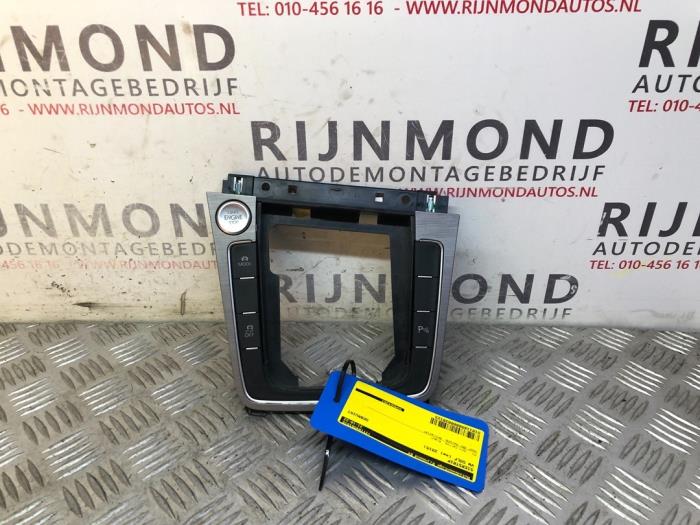 Begagnade Dekorstripe Volkswagen Golf VII (AUA) 1.4 TSI 16V Pris € 60,00 Marginaltabell erbjuds av Autodemontage Rijnmond BV