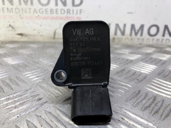 Pen ignition coil from a Volkswagen Golf VII (AUA) 1.8 TSI 16V 2017