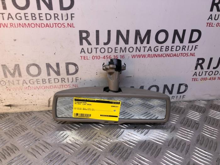 Rear view mirror from a Volkswagen Golf VII (AUA) 1.4 TSI 16V 2016