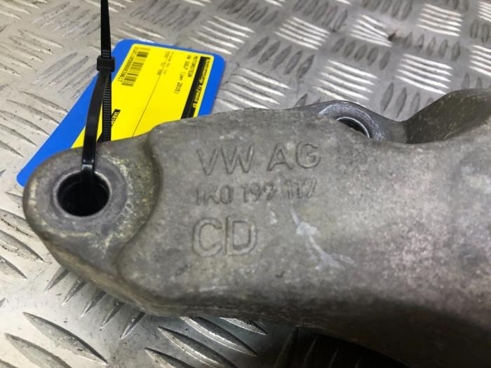 Used Engine mount Volkswagen Golf VII (AUA) 1.6 TDI 16V Price € 25,00 Margin scheme offered by Autodemontage Rijnmond BV