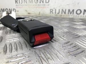Used Rear seatbelt buckle, left Ford Usa Mustang IV 3.8 Price on request offered by Autodemontage Rijnmond BV