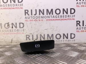 Used Parking brake lever Mercedes C (C204) 1.8 C-180 CGI 16V BlueEfficiency Price € 24,20 Inclusive VAT offered by Autodemontage Rijnmond BV