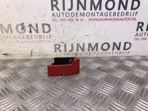 Used Hood lever Mercedes C (C204) 1.8 C-180 CGI 16V BlueEfficiency Price € 18,15 Inclusive VAT offered by Autodemontage Rijnmond BV
