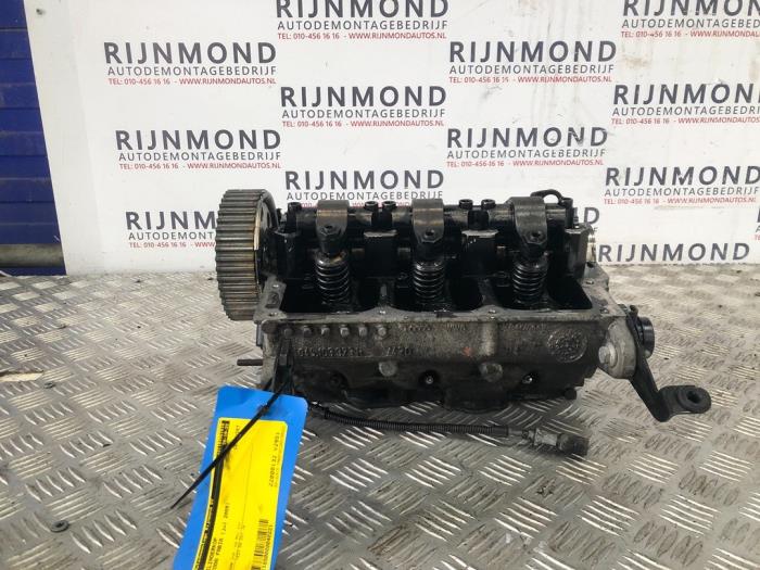 Używane Glowica cylindra Skoda Fabia II Combi 1.4 TDI 80 Cena € 75,00 Procedura marży oferowane przez Autodemontage Rijnmond BV