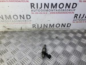 Gebrauchte Injektor (Benzineinspritzung) Renault Clio III (BR/CR) 1.2 16V TCe 100 Preis auf Anfrage angeboten von Autodemontage Rijnmond BV