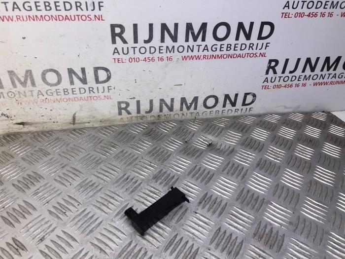 Używane Keyless Entry-Antena Opel Insignia Sports Tourer 1.5 Turbo 16V 165 Cena na żądanie oferowane przez Autodemontage Rijnmond BV