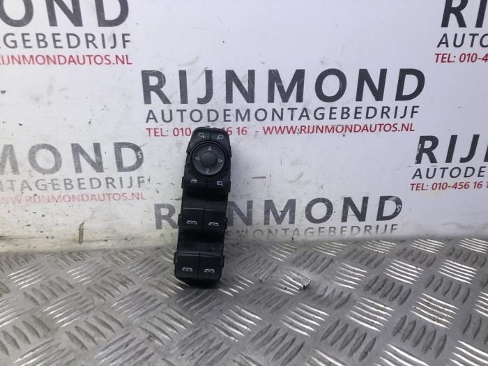Usados Interruptor de ventanilla eléctrica Opel Insignia Sports Tourer 1.5 Turbo 16V 165 Precio € 125,00 Norma de margen ofrecido por Autodemontage Rijnmond BV