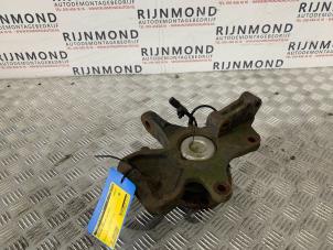 Used Front wheel hub Mercedes Sprinter 3t (906.61) 210 CDI 16V Price on request offered by Autodemontage Rijnmond BV