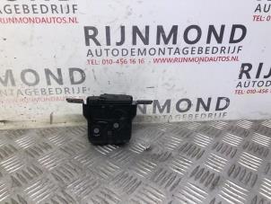 Used Tailgate lock mechanism BMW 1 serie (F20) 120i 2.0 16V Price € 151,25 Inclusive VAT offered by Autodemontage Rijnmond BV