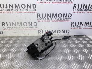 Used Rear door mechanism 4-door, right Peugeot 208 I (CA/CC/CK/CL) 1.6 e-HDi FAP Price on request offered by Autodemontage Rijnmond BV