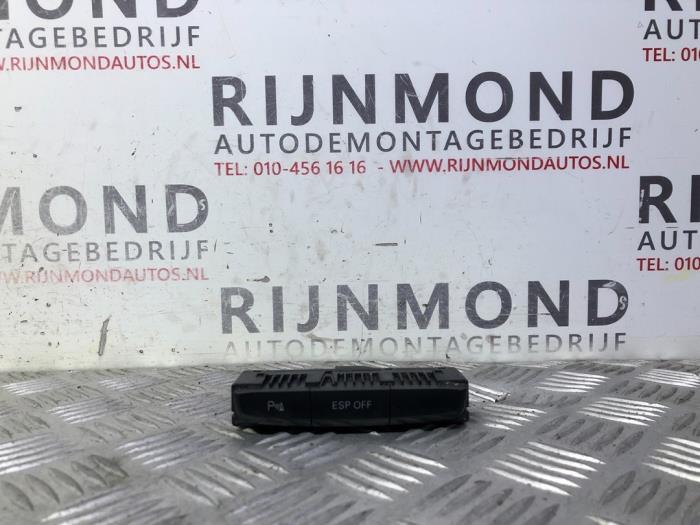Usados Interruptor PDC Audi A5 Cabrio (8F7) 2.0 TFSI 16V Precio de solicitud ofrecido por Autodemontage Rijnmond BV