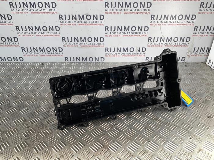 Ventildeckel van een Mercedes-Benz E (W212) E-250 CDI 16V BlueEfficiency 4-Matic 2009