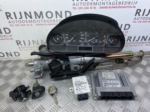 Used Ignition lock + computer BMW 3 serie (E46/4) 318i 16V Price on request offered by Autodemontage Rijnmond BV