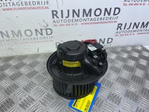 Używane Silnik wentylatora nagrzewnicy Audi A3 Sportback (8PA) 1.6 TDI 16V Cena € 36,30 Z VAT oferowane przez Autodemontage Rijnmond BV