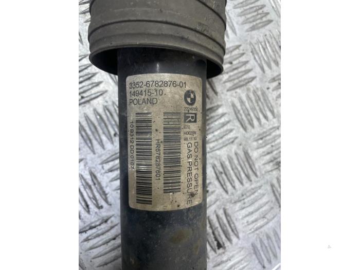 Rear shock absorber, right from a BMW X5 (E70) xDrive 40d 3.0 24V 2011