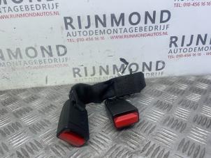 Used Rear seatbelt buckle, centre BMW 4 serie Gran Coupe (F36) 435d xDrive 3.0 24V Price € 72,60 Inclusive VAT offered by Autodemontage Rijnmond BV