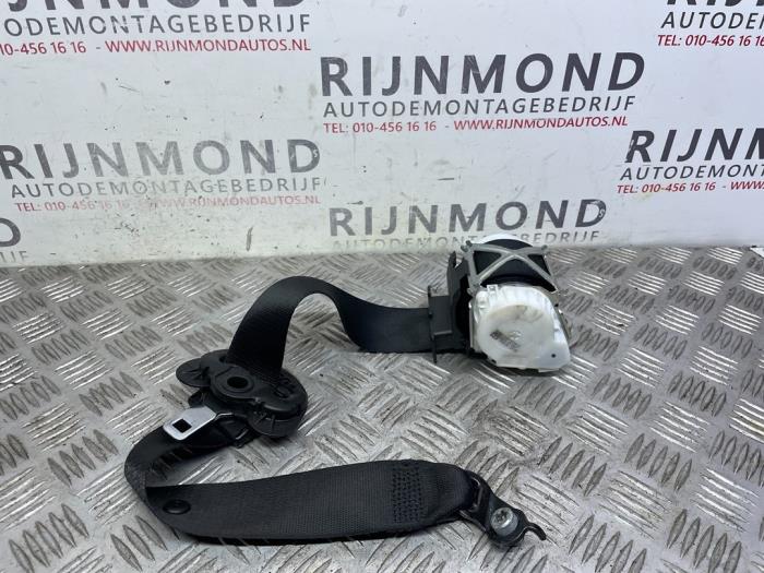 Front seatbelt, right from a BMW 4 serie Gran Coupe (F36) 435d xDrive 3.0 24V 2016