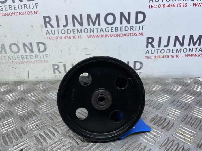 Usagé Pompe de direction Chrysler Voyager/Grand Voyager (RG/RS) 2.8 CRD 16V Autom. Prix sur demande proposé par Autodemontage Rijnmond BV
