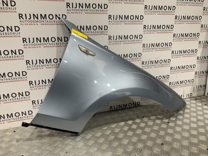 Front wing, right from a BMW 1 serie (E81) 116i 2.0 16V 2010