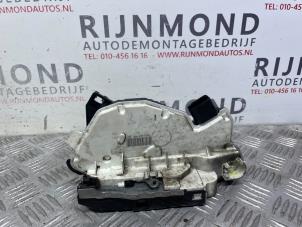 Używane Mechanizm blokady drzwi lewych przednich wersja 4-drzwiowa Seat Ibiza ST (6J8) 1.2 TDI Ecomotive Cena € 35,00 Procedura marży oferowane przez Autodemontage Rijnmond BV