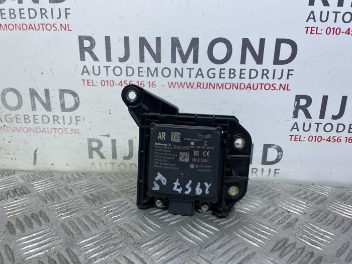 de528182-c5dc-45a2-a435- 