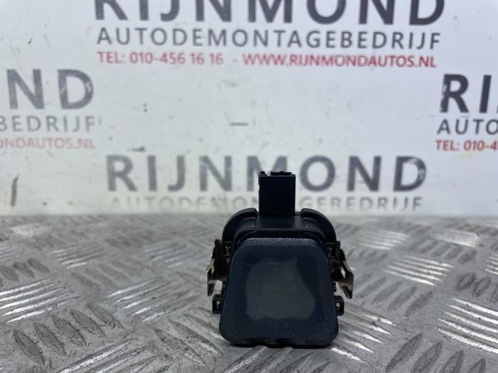 Begagnade Regnsensor Peugeot 2008 (CU) 1.2 Vti 12V PureTech 82 Pris på förfrågan erbjuds av Autodemontage Rijnmond BV