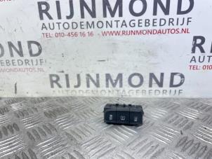 Used Switch (miscellaneous) Opel Crossland/Crossland X 1.2 Turbo 12V Price € 18,15 Inclusive VAT offered by Autodemontage Rijnmond BV