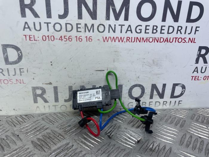 Begagnade Larmsensor Opel Crossland (X) 1.2 Turbo 12V Pris € 42,35 Inklusive moms erbjuds av Autodemontage Rijnmond BV