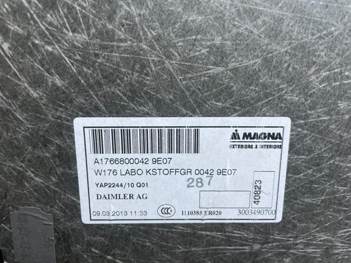 Suelo maletero de un Mercedes-Benz A (W176) 1.8 A-200 CDI 16V 2013