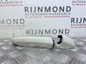 Used Rear door handle 4-door, right Mercedes B (W246,242) 1.6 B-180 BlueEFFICIENCY Turbo 16V Price on request offered by Autodemontage Rijnmond BV