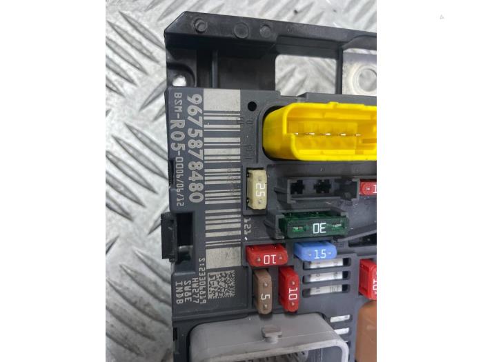 Boîte à fusibles Peugeot 308 1.6 HDi 9675878480 DELPHI