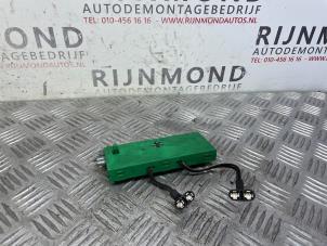 Used Antenna Amplifier Jaguar XF (CC9) 2.7 D V6 24V Price on request offered by Autodemontage Rijnmond BV