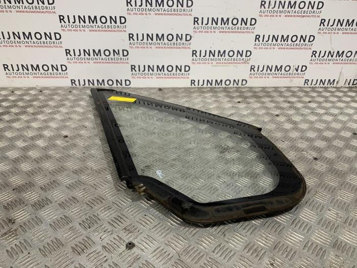 Usados Ventanilla triangular derecha detrás Ford Transit 2.2 TDCi 16V Precio de solicitud ofrecido por Autodemontage Rijnmond BV