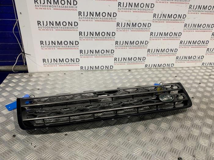 Begagnade Grill Landrover Discovery Sport (LC) 2.0 eD4 150 16V Pris € 181,50 Inklusive moms erbjuds av Autodemontage Rijnmond BV