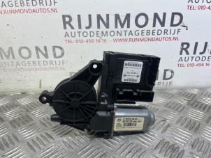Used Door window motor Volkswagen Caddy III (2KA,2KH,2CA,2CH) 1.9 TDI Price on request offered by Autodemontage Rijnmond BV
