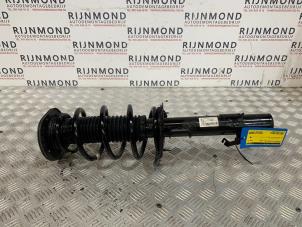 Used Fronts shock absorber, left Landrover Discovery Sport (LC) 2.0 eD4 150 16V Price € 181,50 Inclusive VAT offered by Autodemontage Rijnmond BV