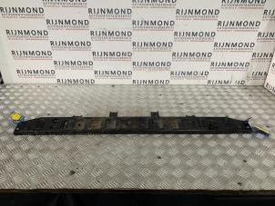 Used Radiator bar Landrover Discovery Sport (LC) 2.0 eD4 150 16V Price € 90,75 Inclusive VAT offered by Autodemontage Rijnmond BV