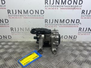 Used Oil pump BMW 1 serie (F20) 120i 2.0 16V Price € 151,25 Inclusive VAT offered by Autodemontage Rijnmond BV