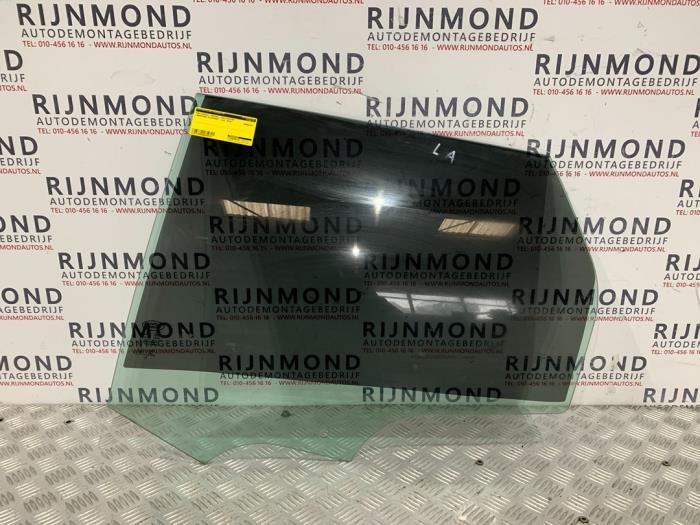 Rear door window 4-door, left from a Land Rover Discovery Sport (LC) 2.0 eD4 150 16V 2018