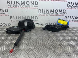 Used Rear door mechanism 4-door, right Landrover Discovery Sport (LC) 2.0 eD4 150 16V Price € 121,00 Inclusive VAT offered by Autodemontage Rijnmond BV