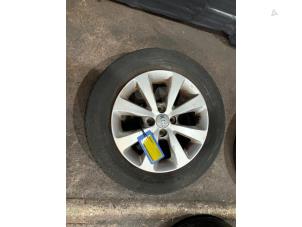 Used Wheel + tyre Kia Rio III (UB) 1.2 CVVT 16V Price on request offered by Autodemontage Rijnmond BV