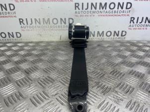 Used Rear seatbelt, left Landrover Discovery Sport (LC) 2.0 eD4 150 16V Price € 60,50 Inclusive VAT offered by Autodemontage Rijnmond BV