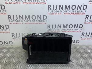 Used Cup holder Landrover Discovery Sport (LC) 2.0 eD4 150 16V Price € 90,75 Inclusive VAT offered by Autodemontage Rijnmond BV