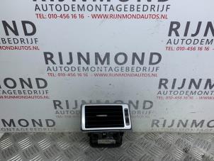 Used Dashboard vent Landrover Discovery Sport (LC) 2.0 eD4 150 16V Price € 24,20 Inclusive VAT offered by Autodemontage Rijnmond BV