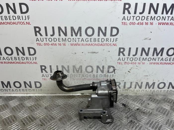 Begagnade Oljepump Volkswagen Transporter T5 2.0 TDI DRF Pris på förfrågan erbjuds av Autodemontage Rijnmond BV