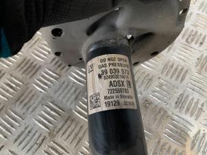 Used Fronts shock absorber, left Opel Astra K 1.6 CDTI 136 16V Price € 90,75 Inclusive VAT offered by Autodemontage Rijnmond BV
