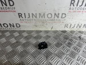 Used Central locking switch Opel Astra K 1.6 CDTI 136 16V Price € 12,10 Inclusive VAT offered by Autodemontage Rijnmond BV