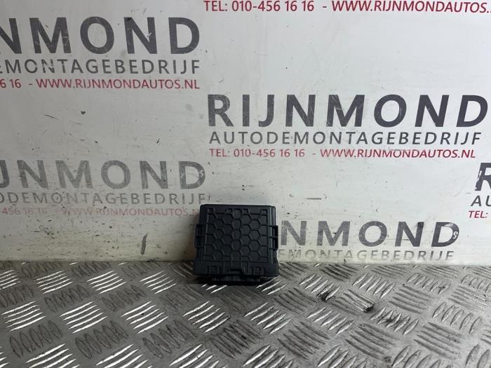 Używane Modul gateway Opel Astra K 1.6 CDTI 136 16V Cena € 48,40 Z VAT oferowane przez Autodemontage Rijnmond BV